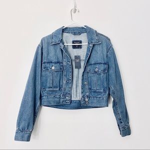 NWT ABERCROMBIE Medium Wash Denim Trucker Jacket